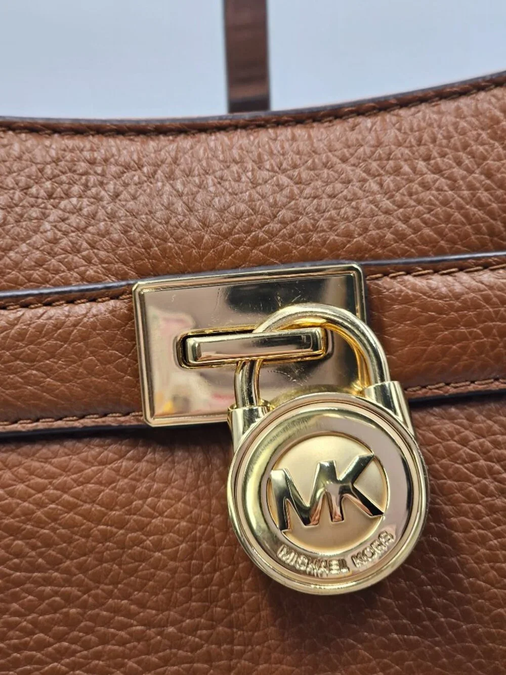 Michael Kors Women's Tan Pebbled Leather Hamilton Traveler Crossbody Bag  3371